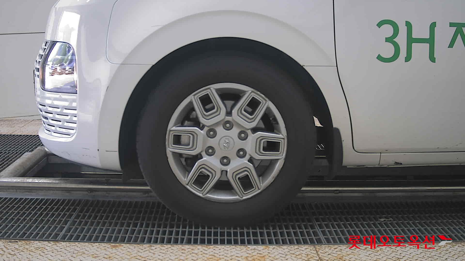 2022 - hyundai staria
