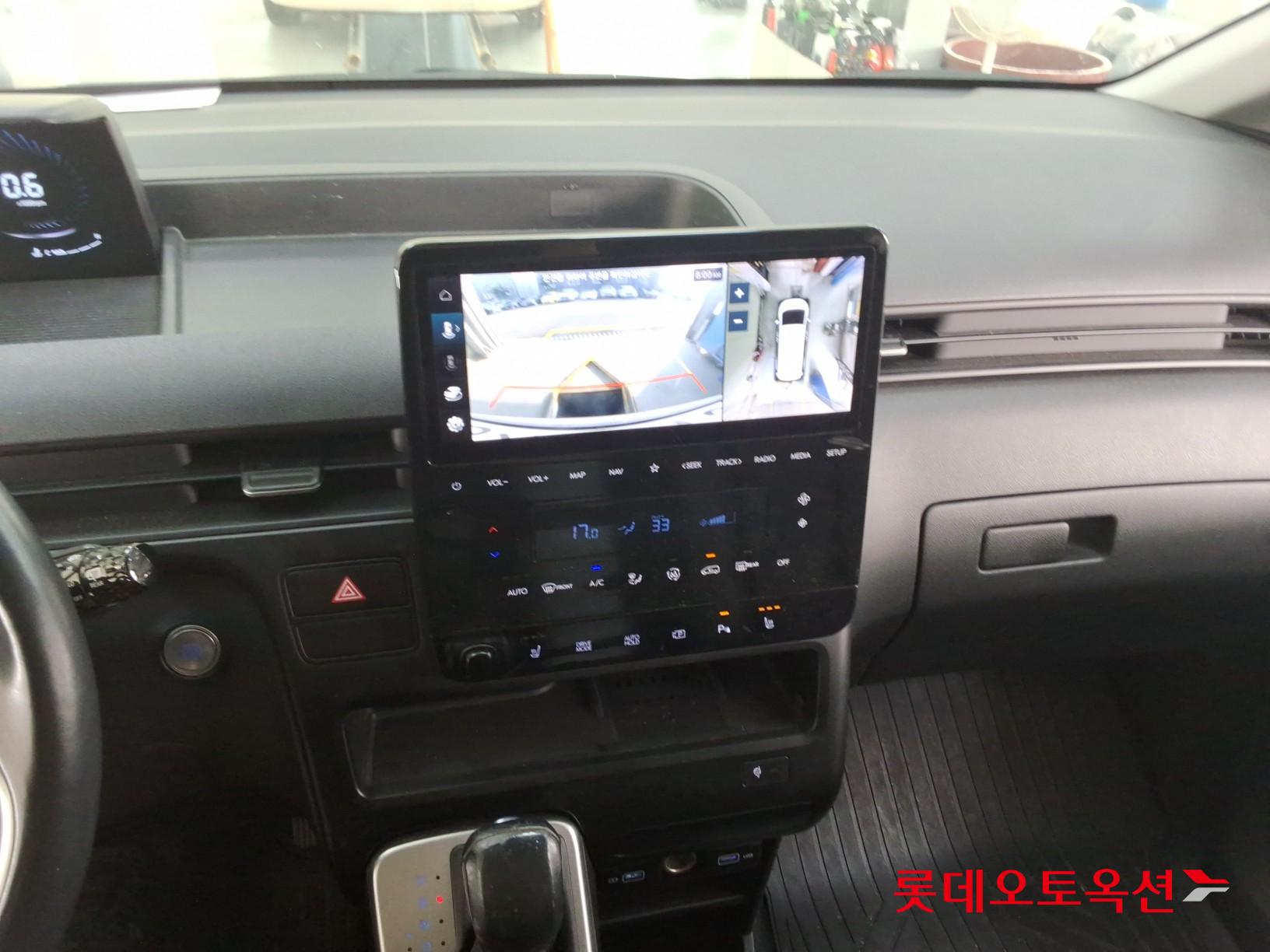 2022 - hyundai staria