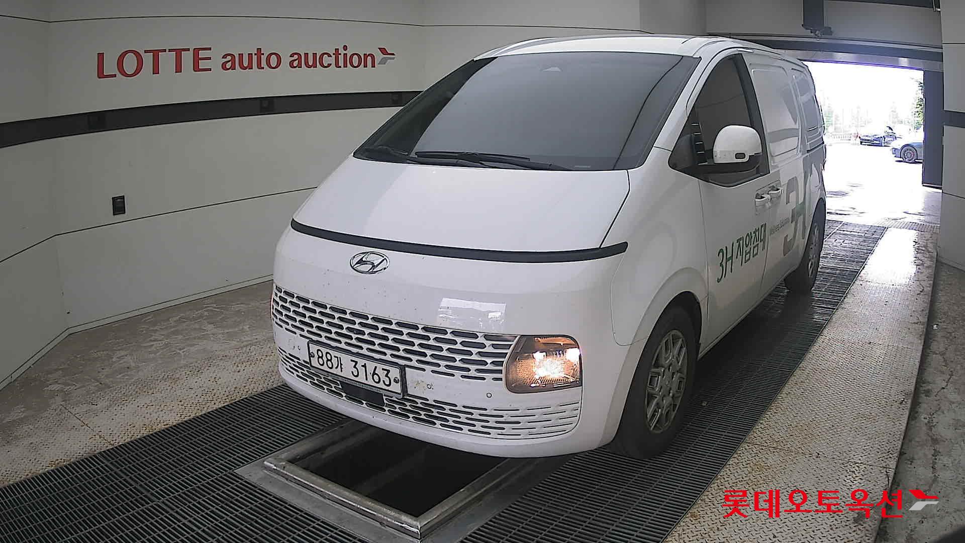2022 - hyundai staria