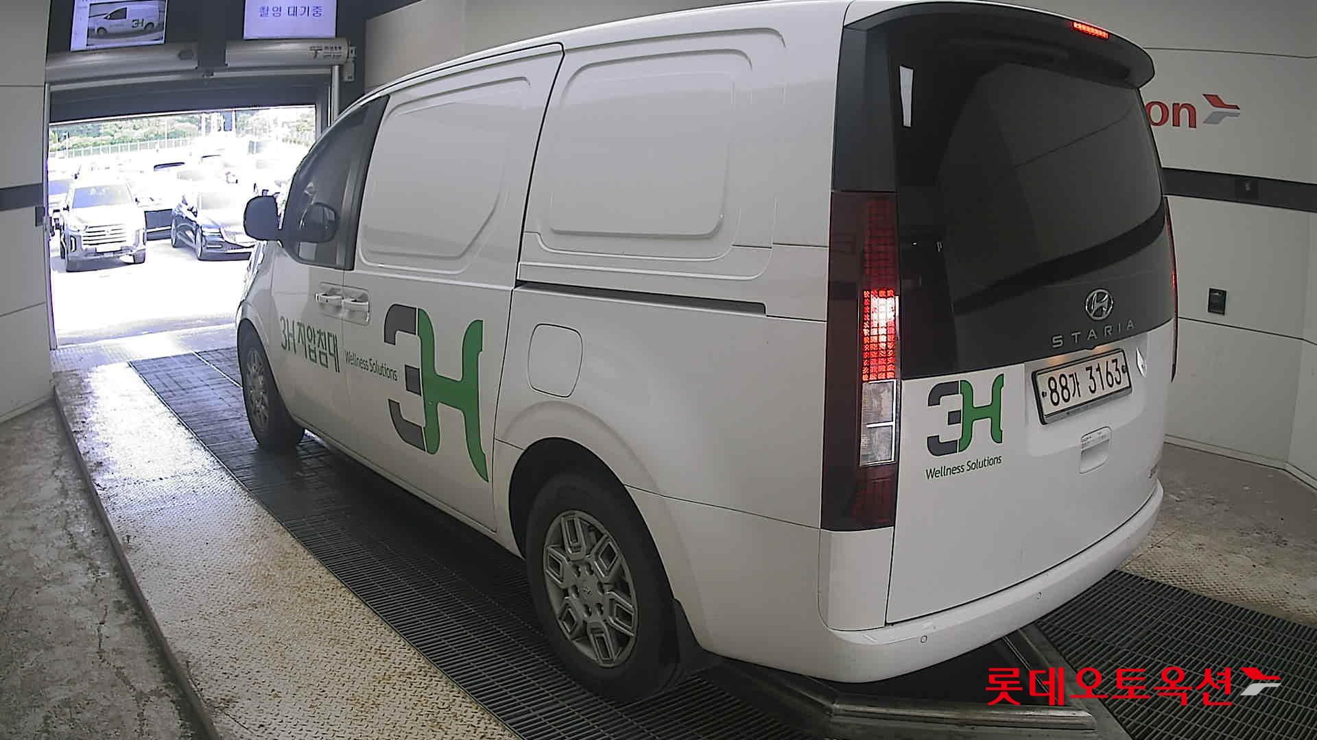2022 - hyundai staria