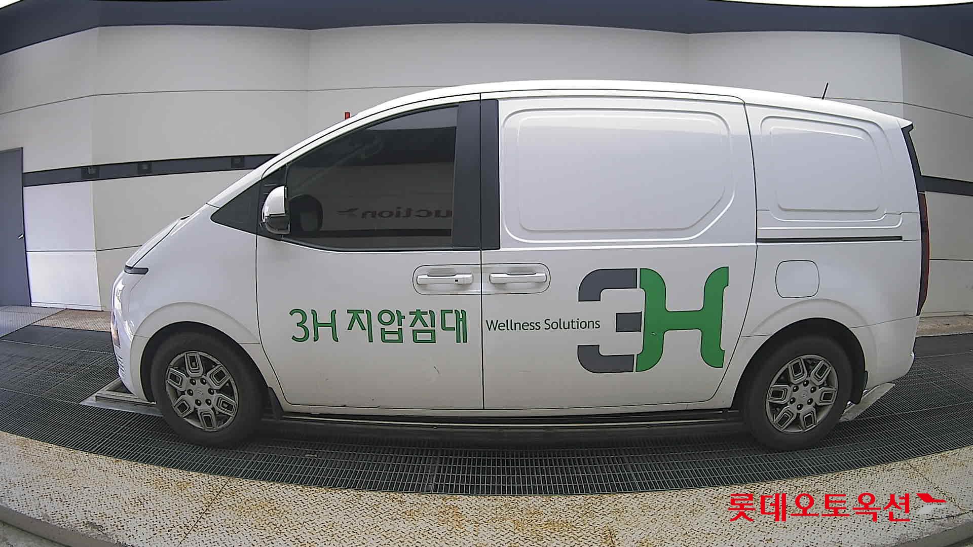 2022 - hyundai staria