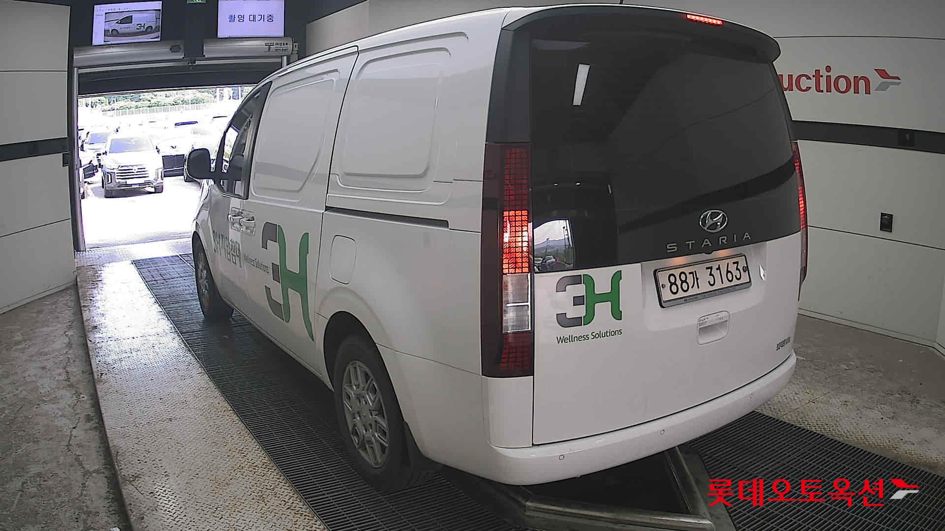 2022 - hyundai staria