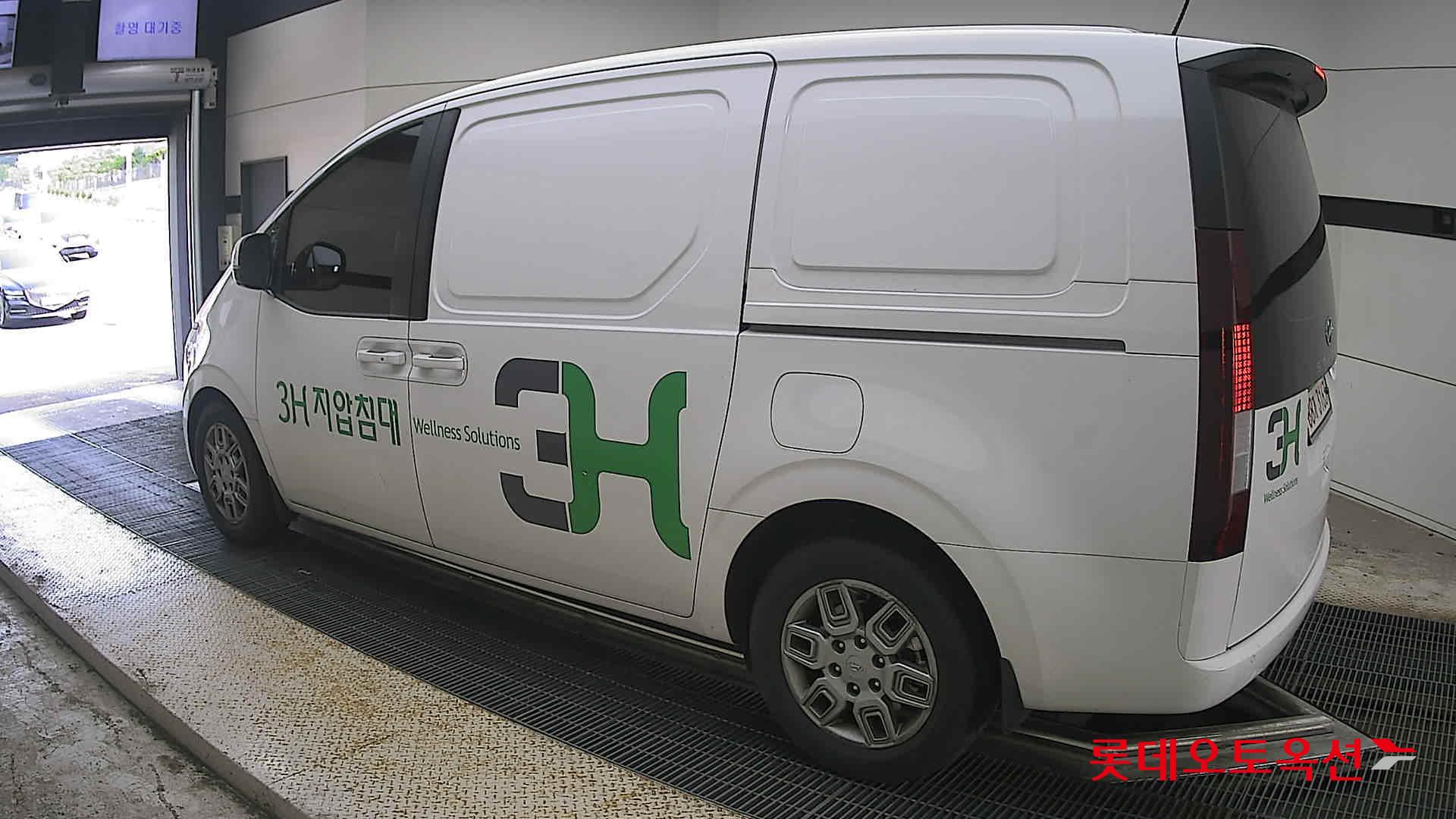 2022 - hyundai staria