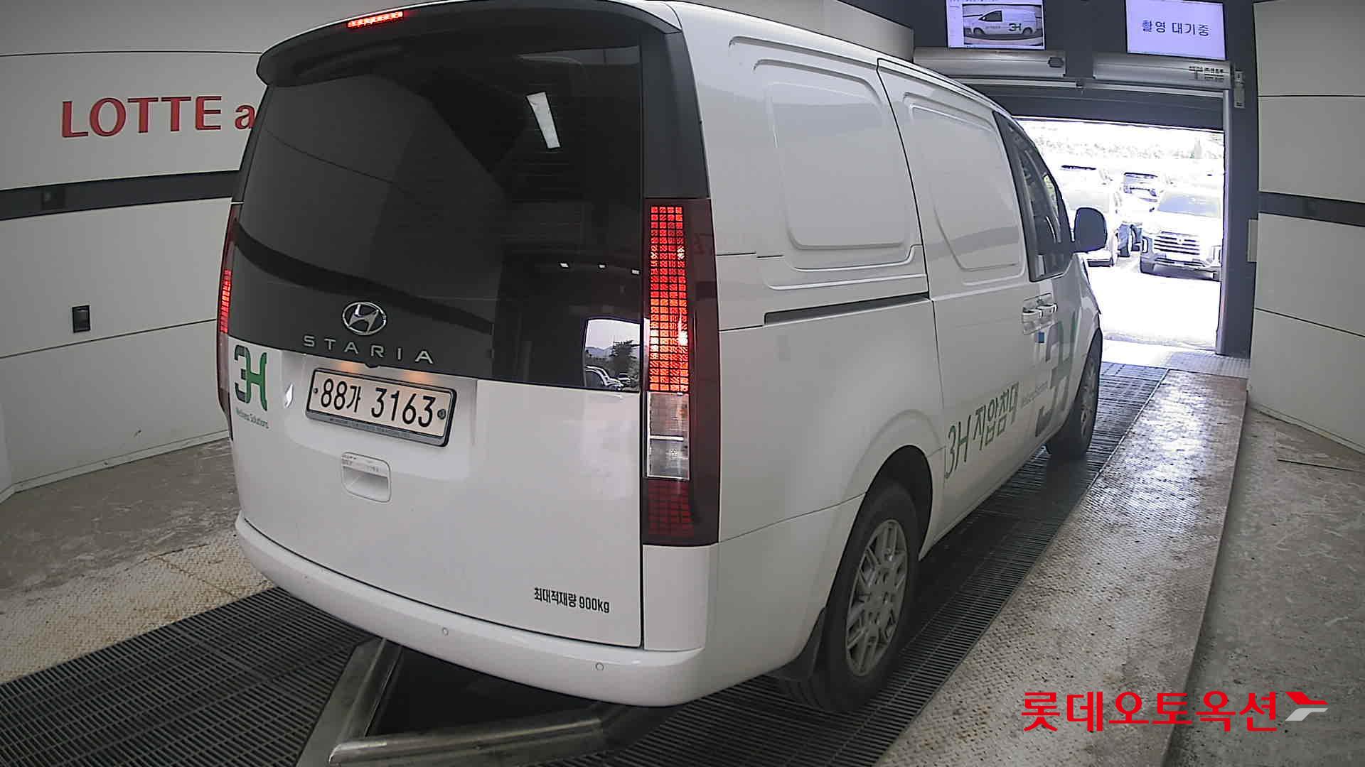2022 - hyundai staria