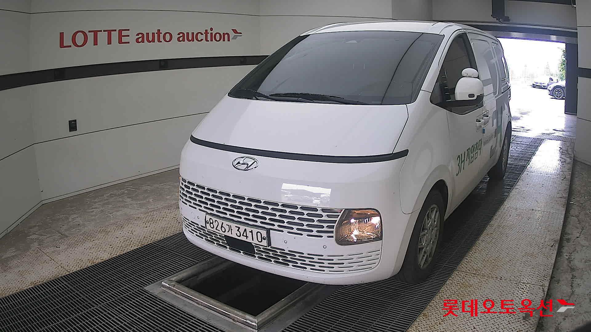 2022 - hyundai staria