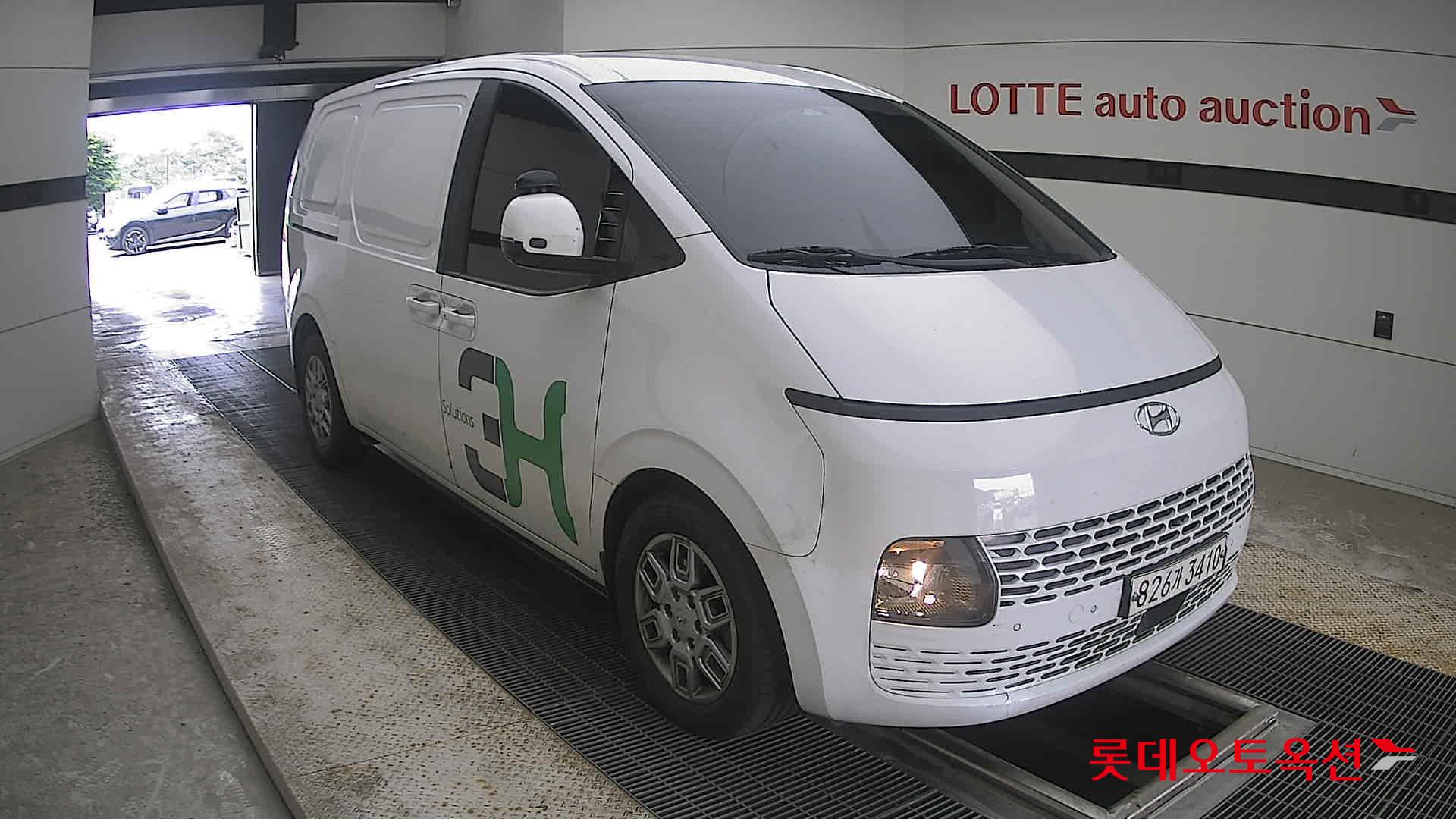 2022 - hyundai staria