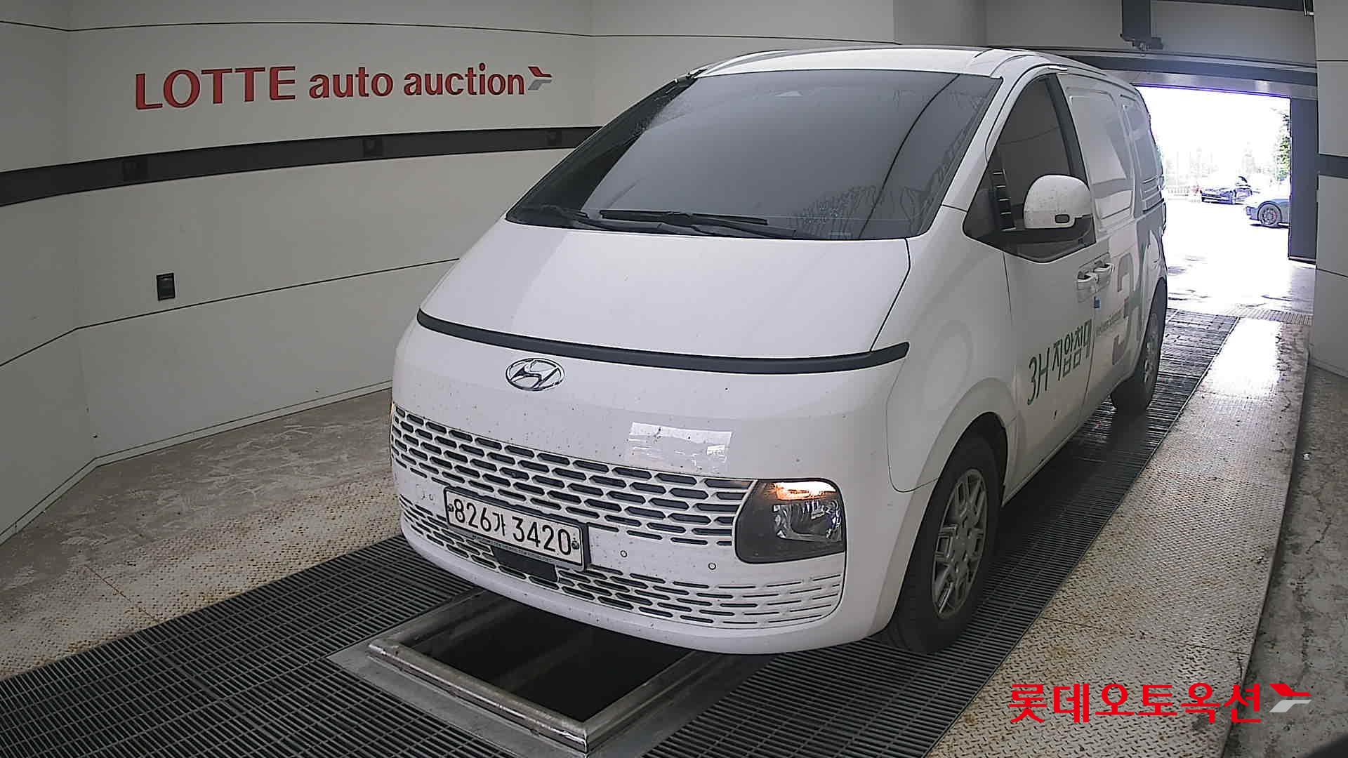 2022 - hyundai staria