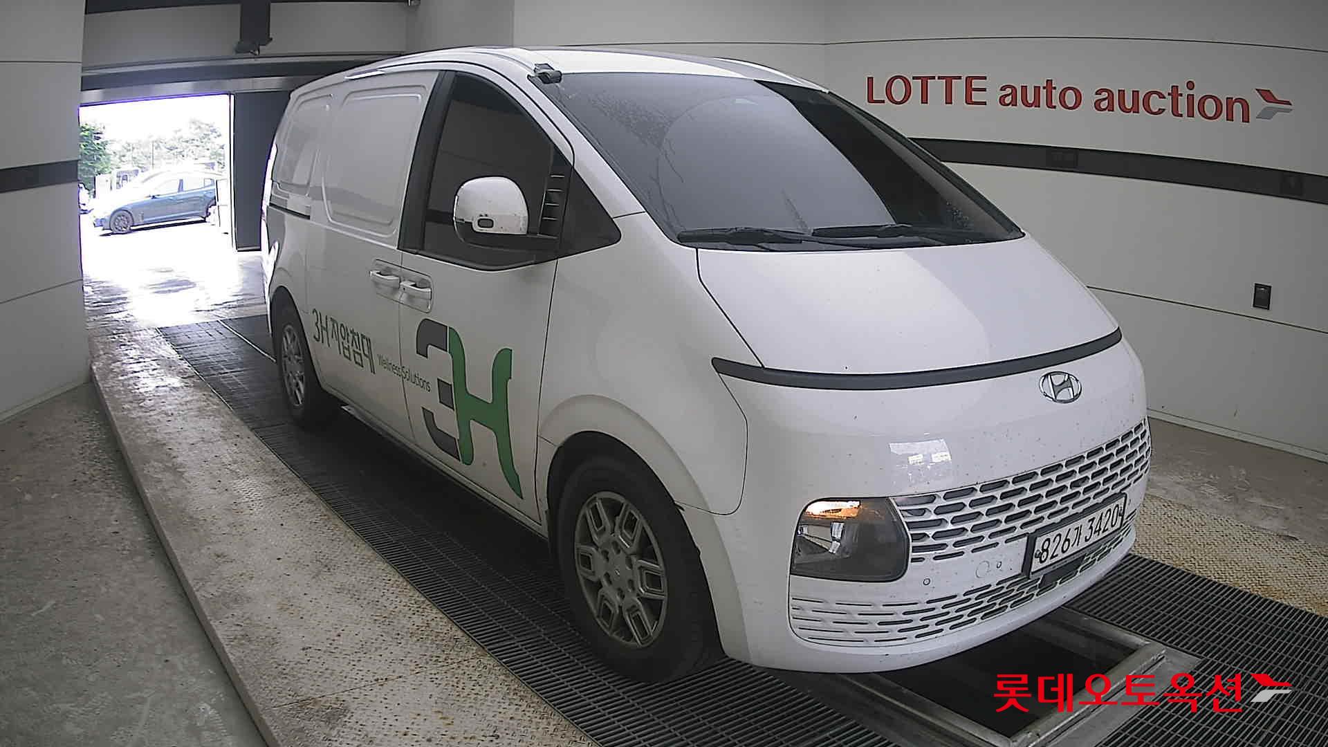 2022 - hyundai staria
