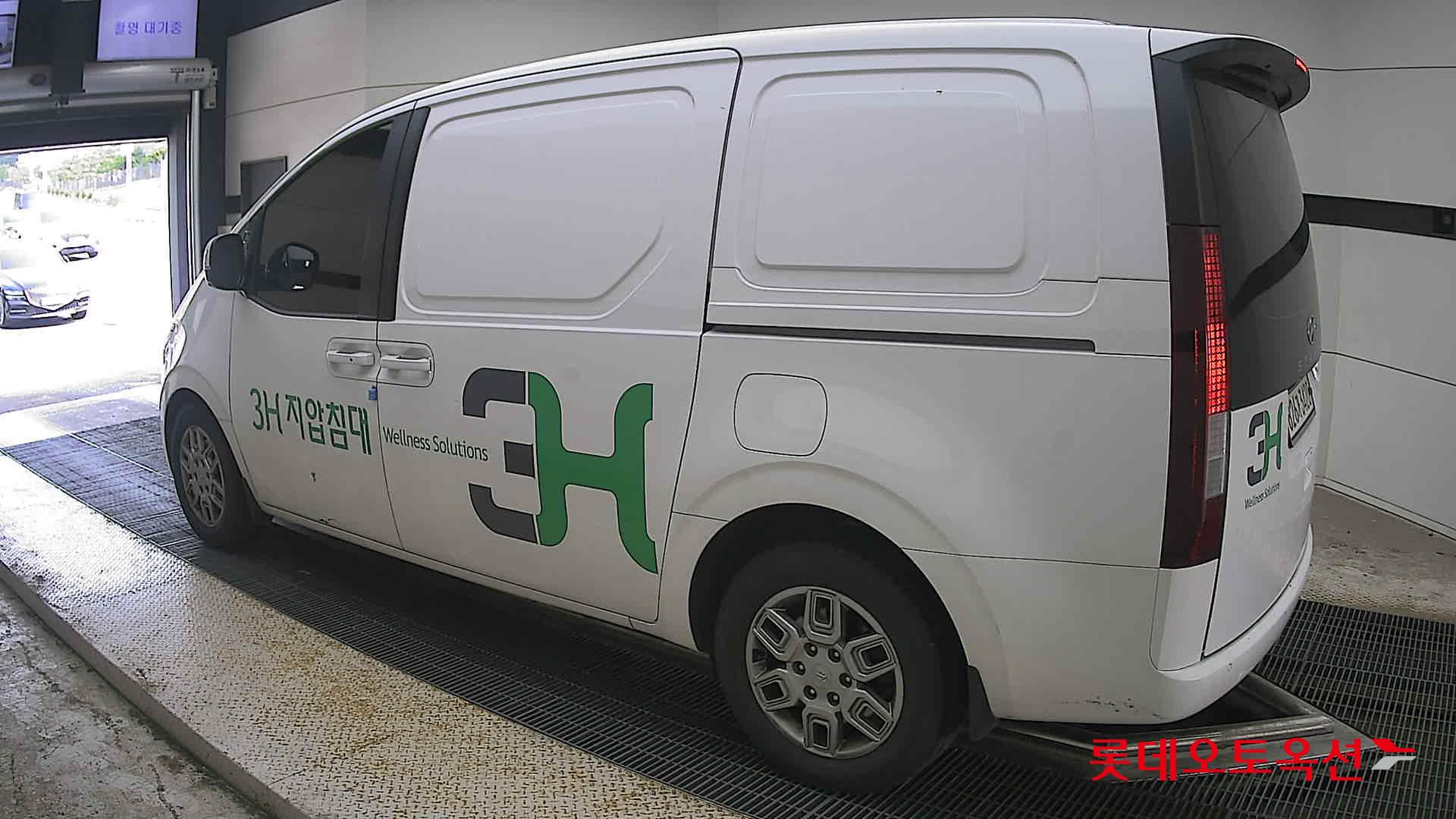 2022 - hyundai staria