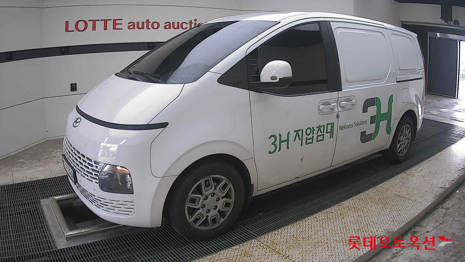 2022 - hyundai staria