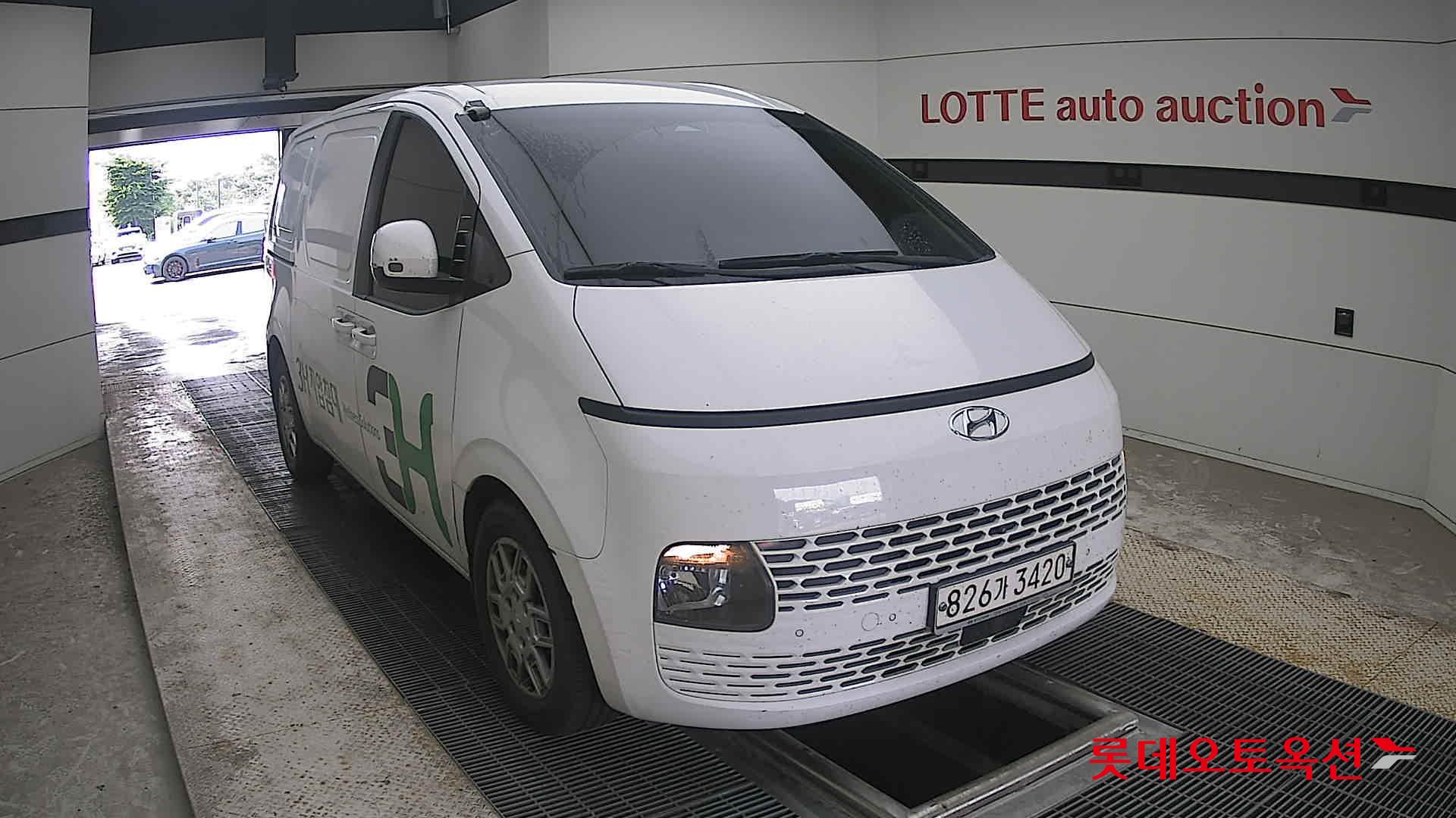 2022 - hyundai staria