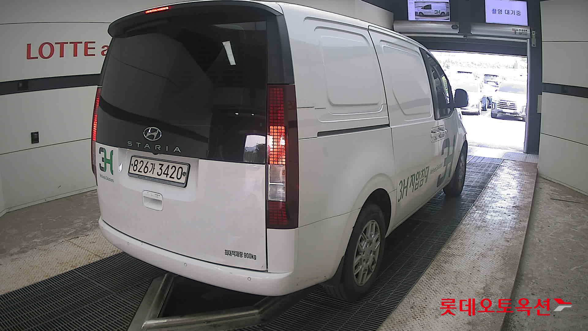 2022 - hyundai staria