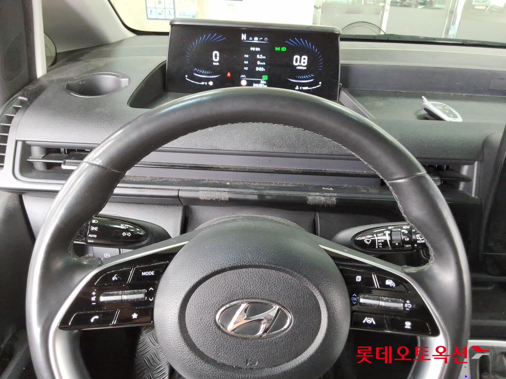 2022 - hyundai staria