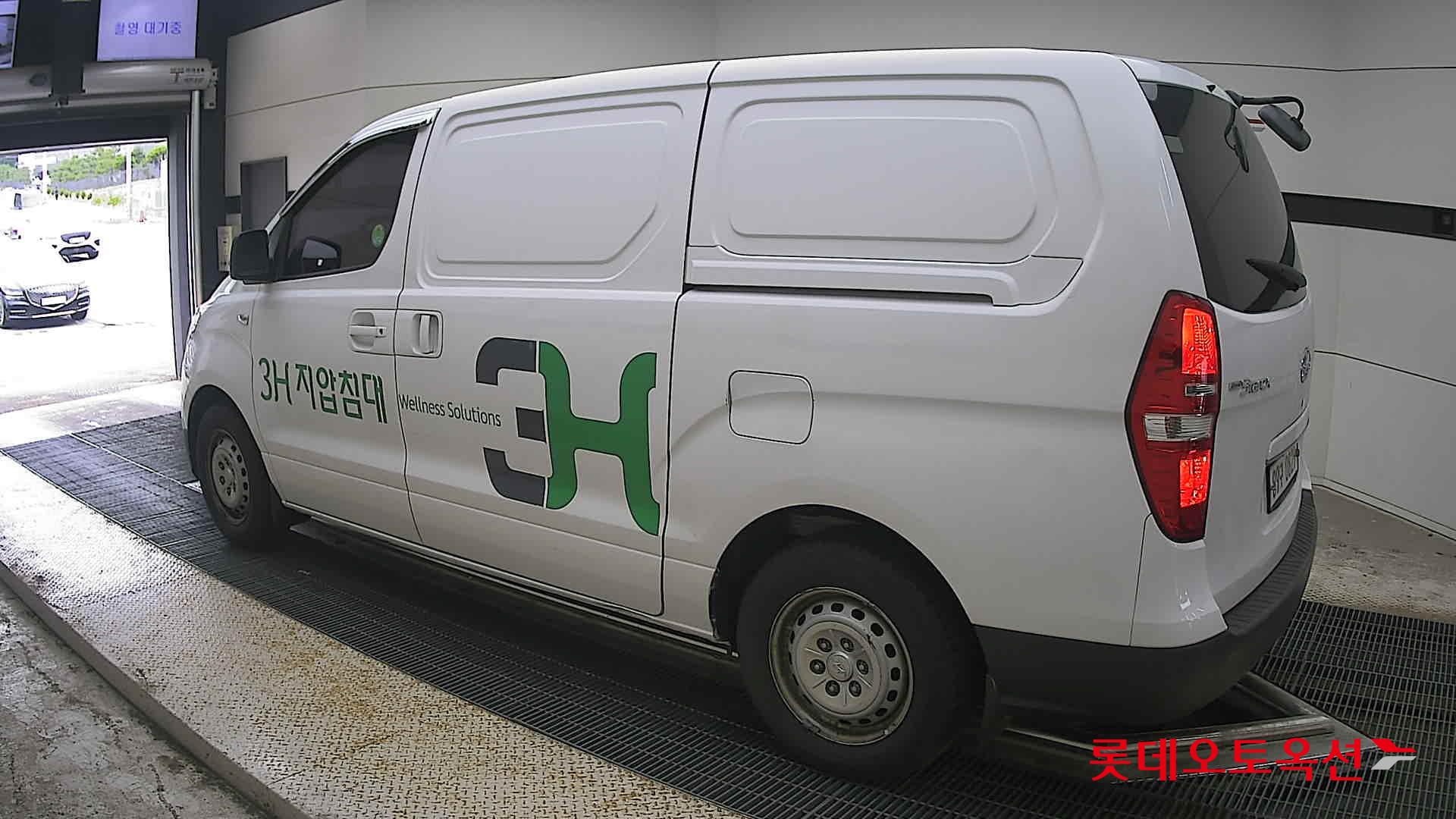 2019 - hyundai grand starex
