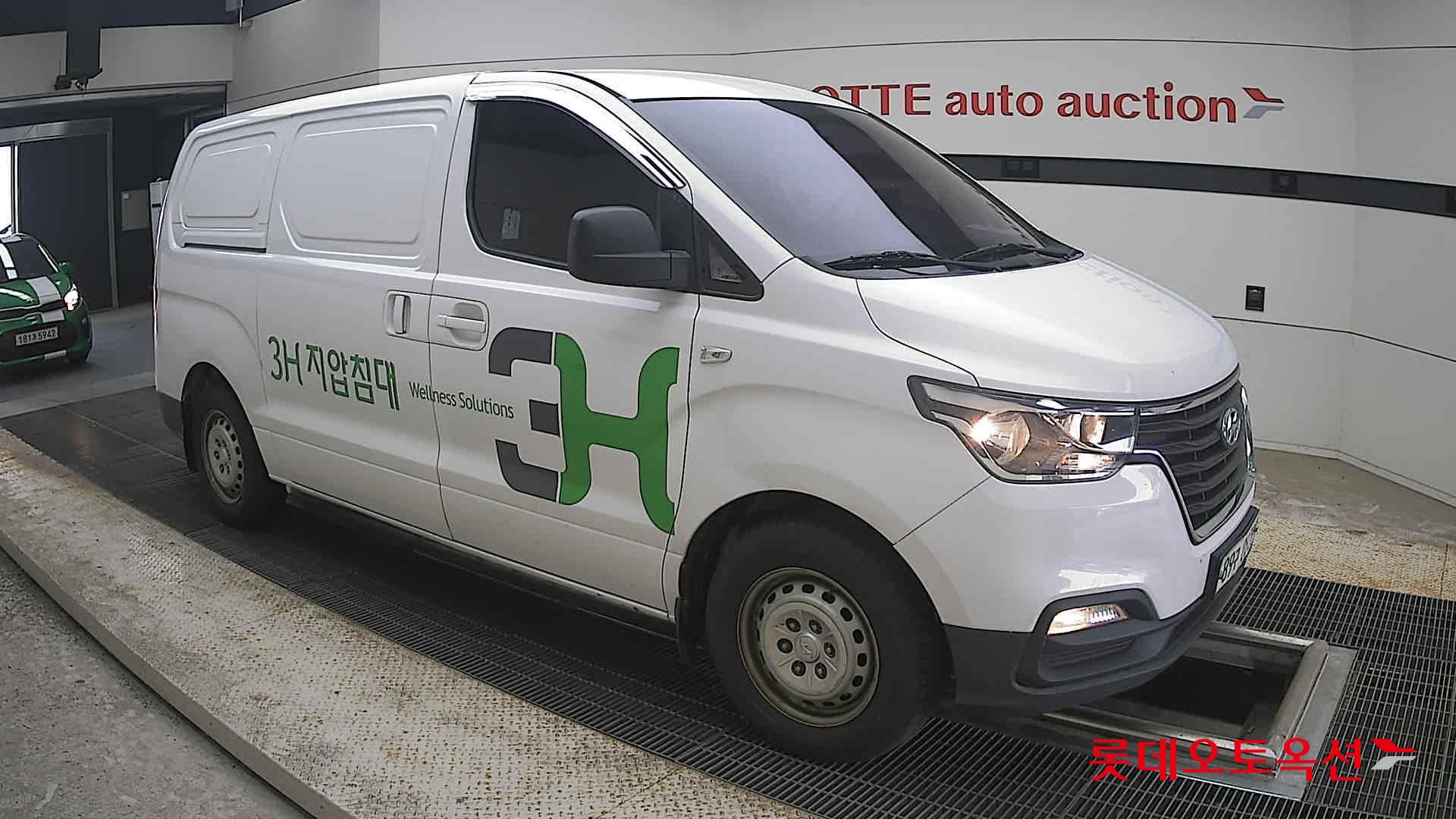 2019 - hyundai grand starex