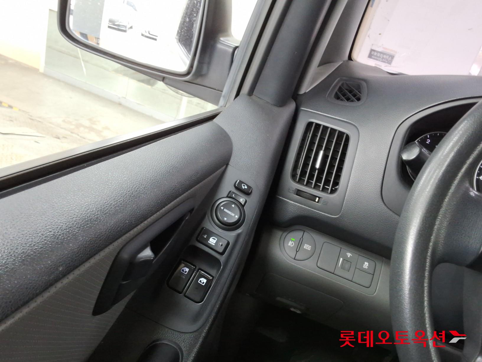 2019 - hyundai grand starex