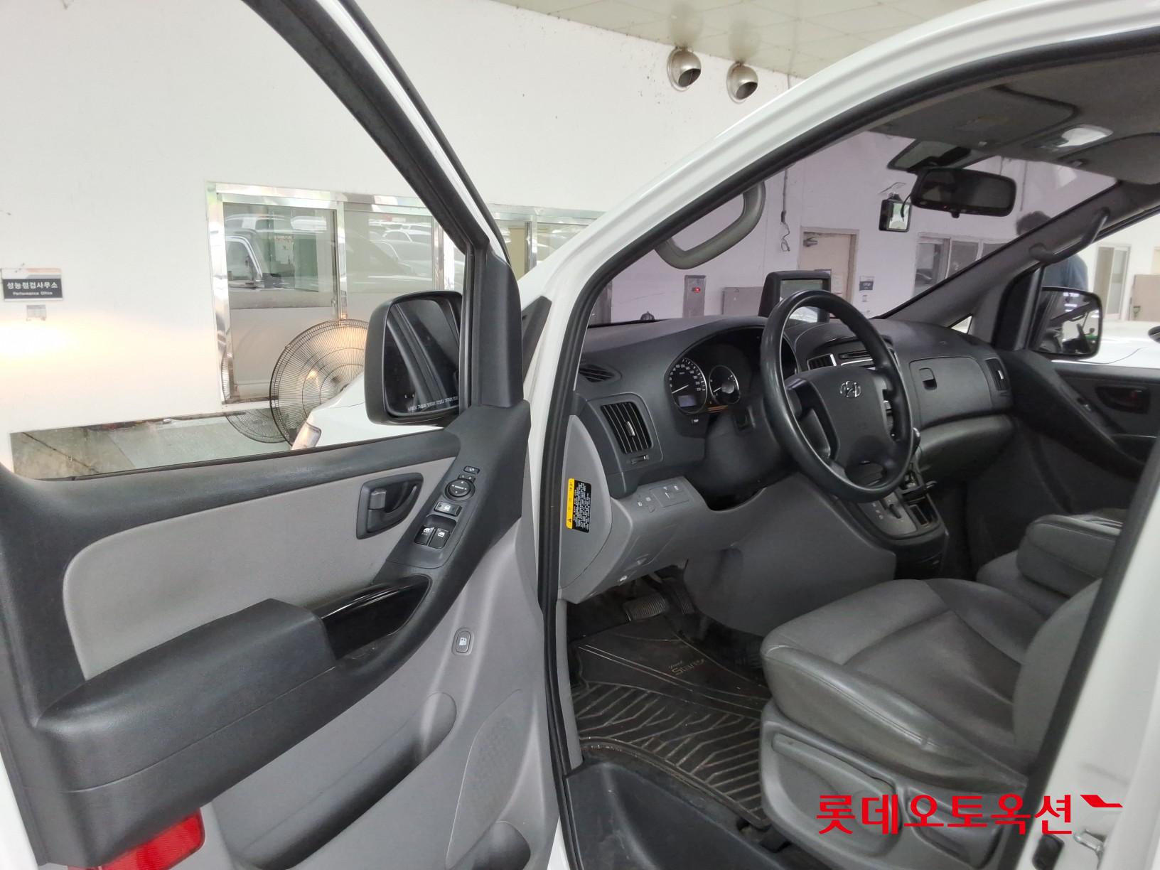 2019 - hyundai grand starex