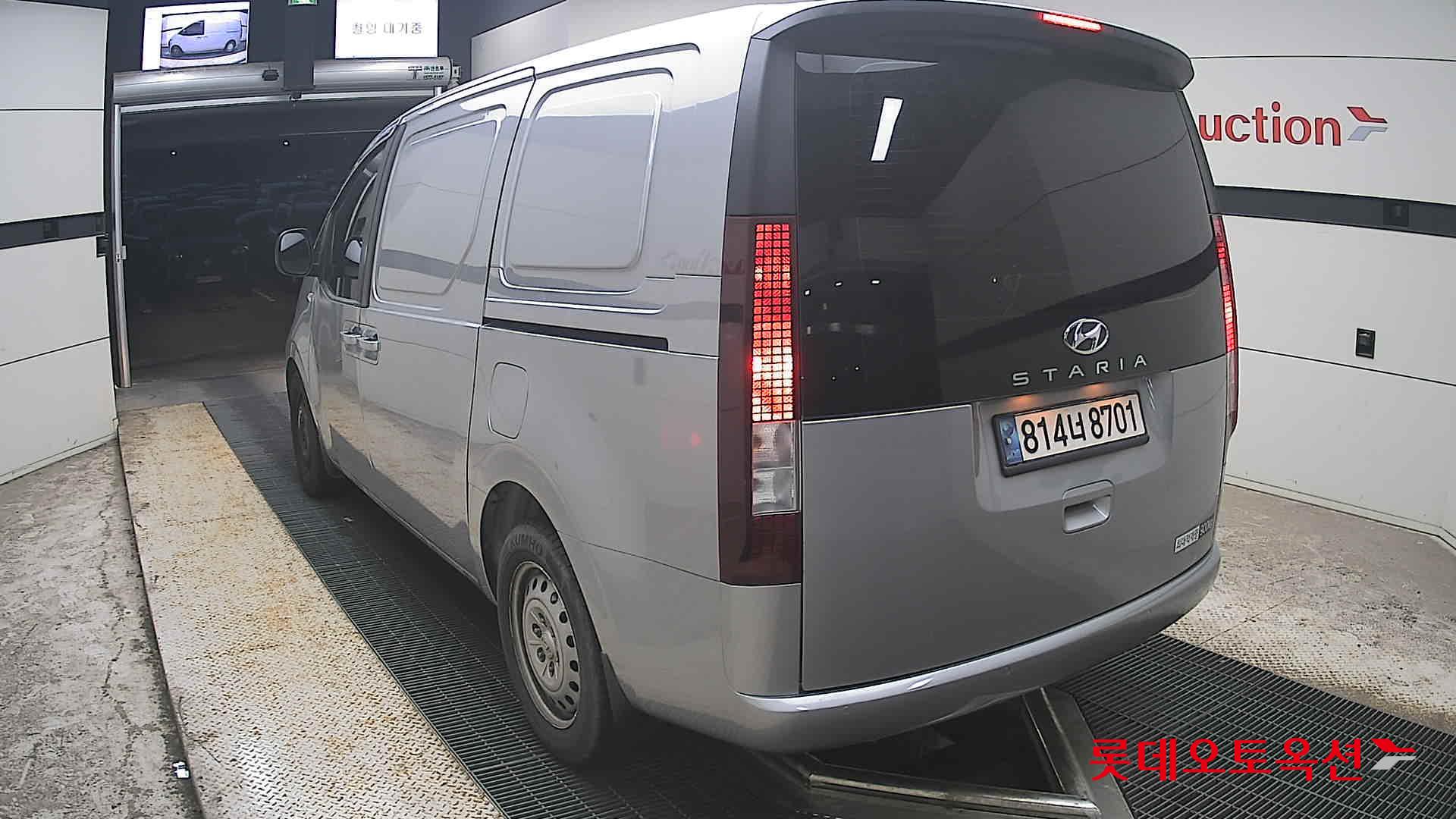 2023 - hyundai staria