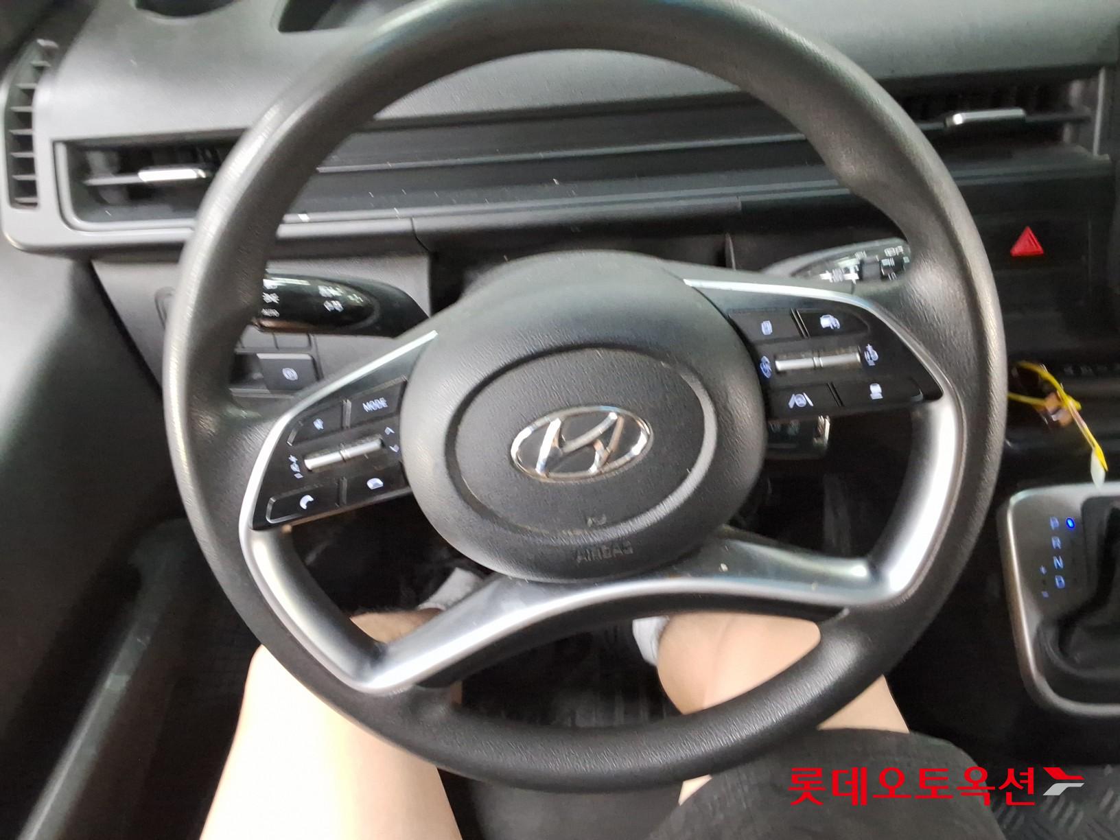 2023 - hyundai staria
