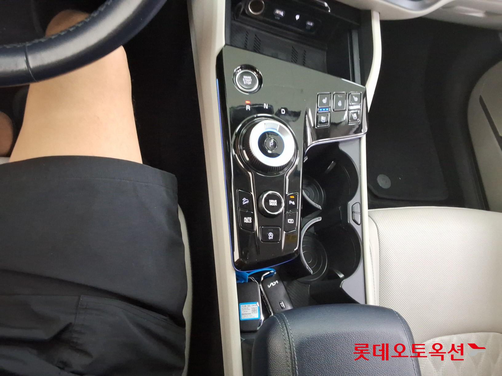 2022 - kia sportage