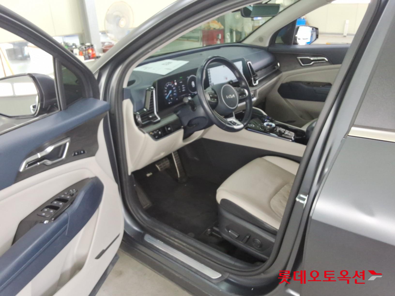 2022 - kia sportage