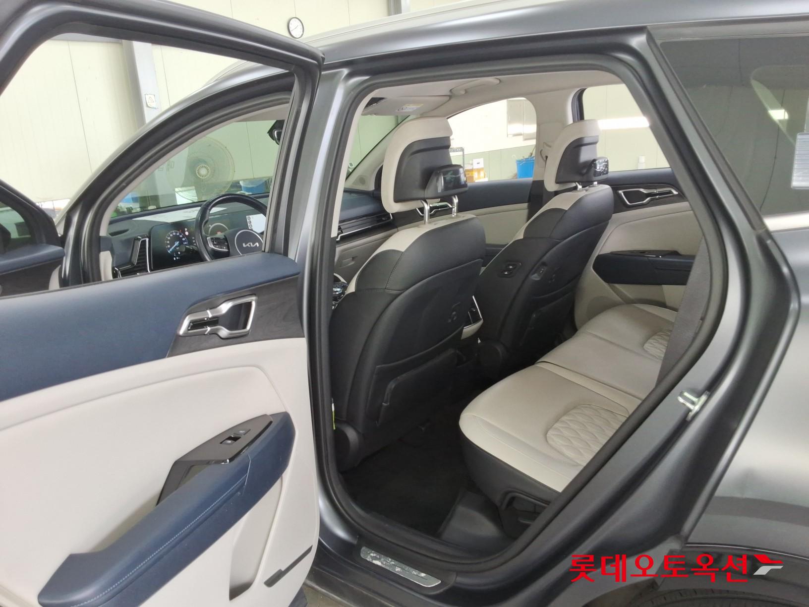 2022 - kia sportage
