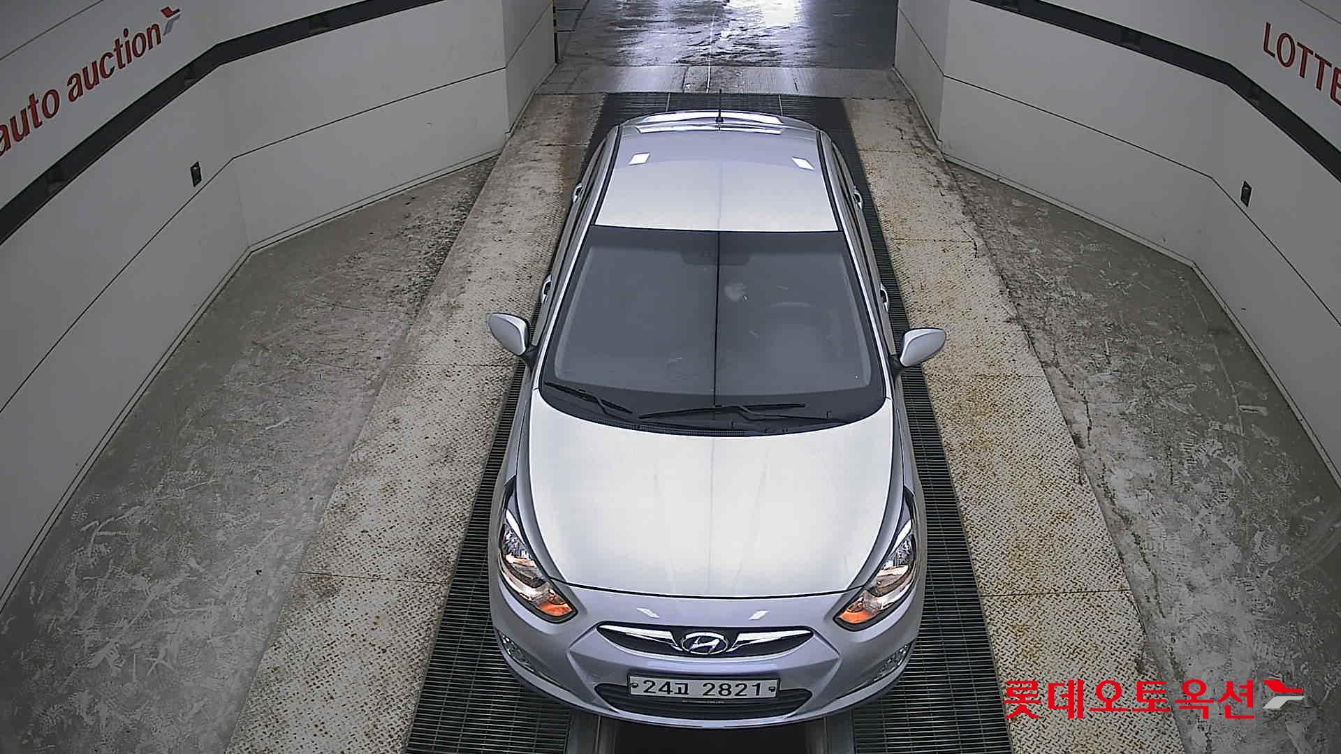 2012 - hyundai accent