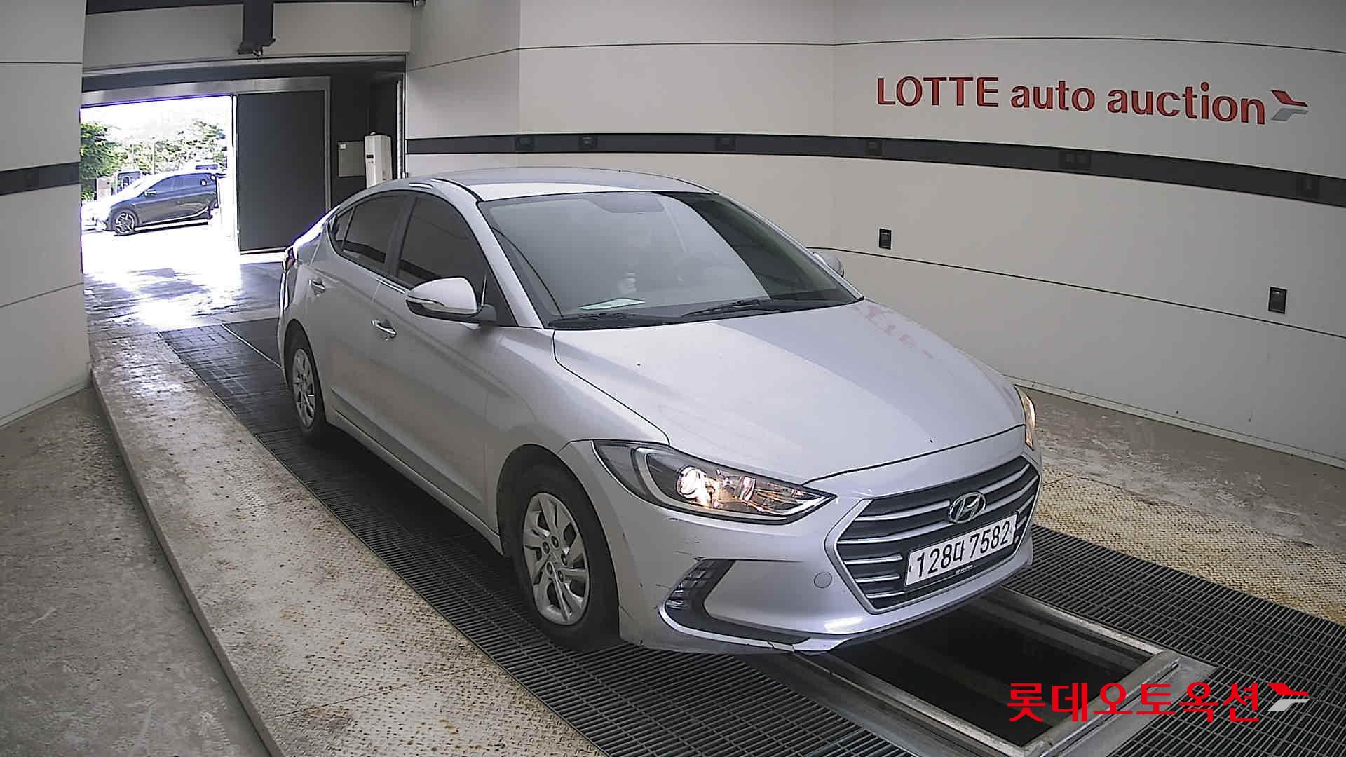 2018 - hyundai avante