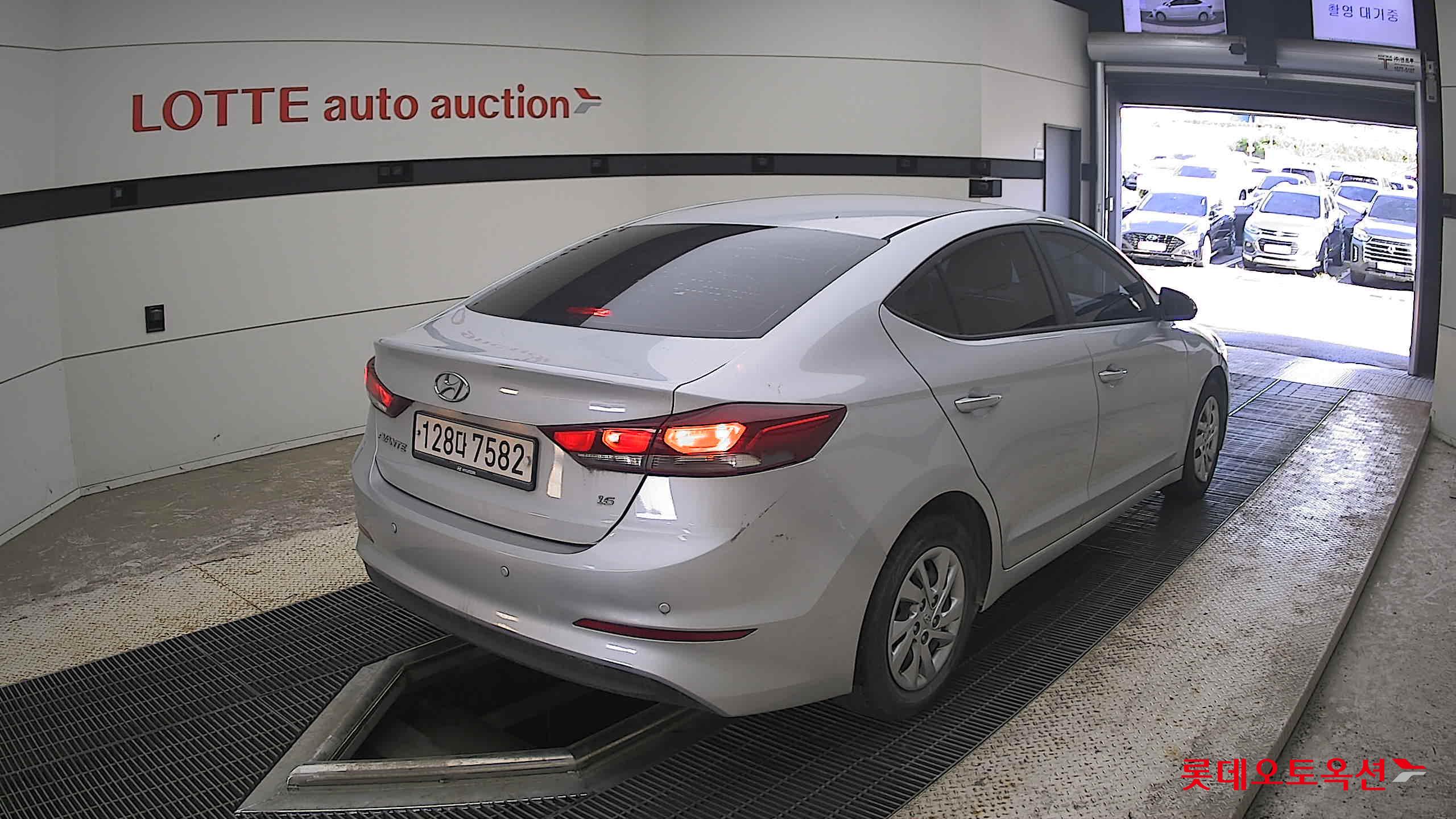 2018 - hyundai avante