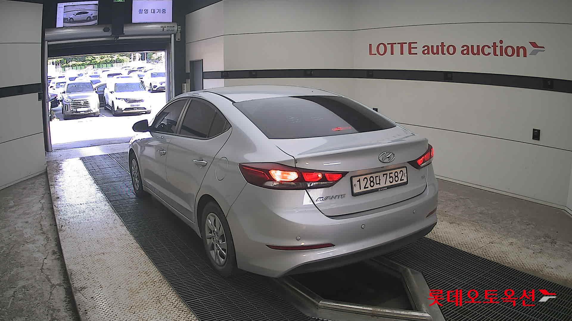2018 - hyundai avante