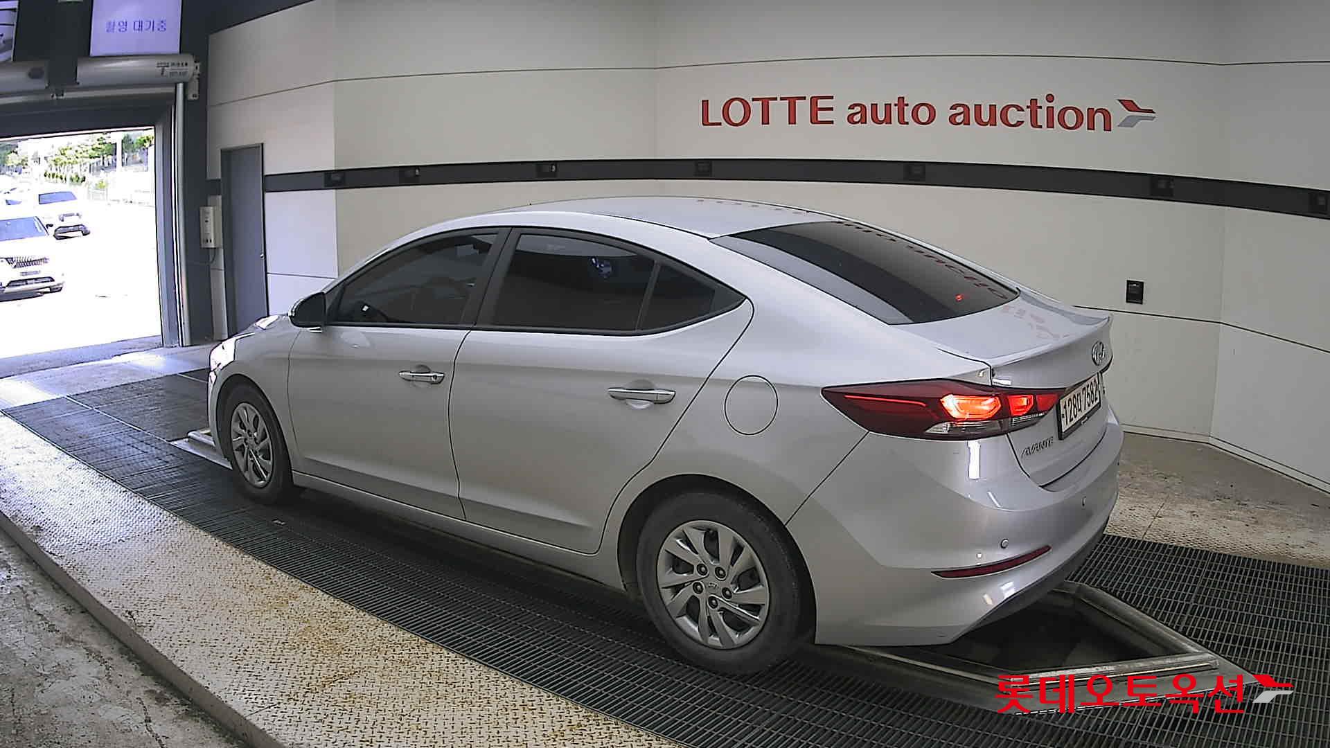2018 - hyundai avante