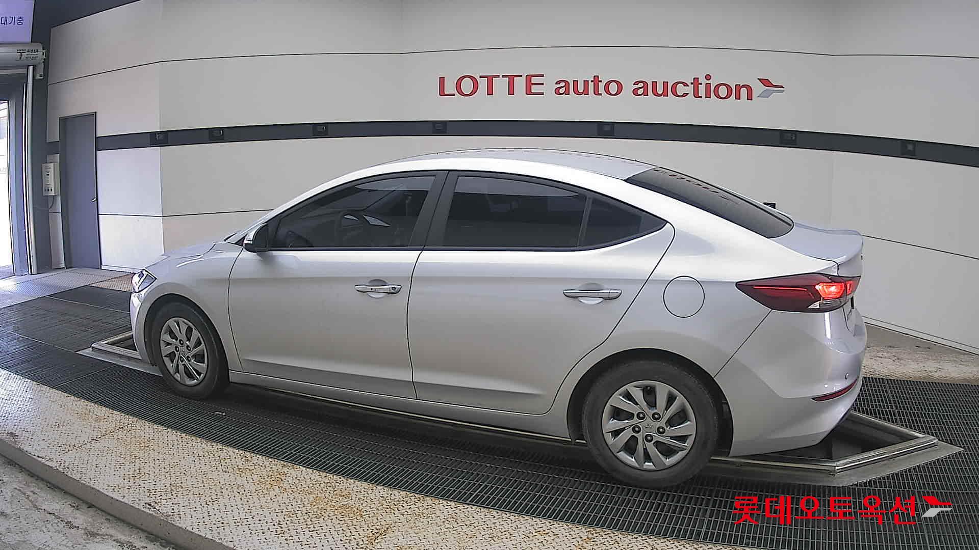 2018 - hyundai avante