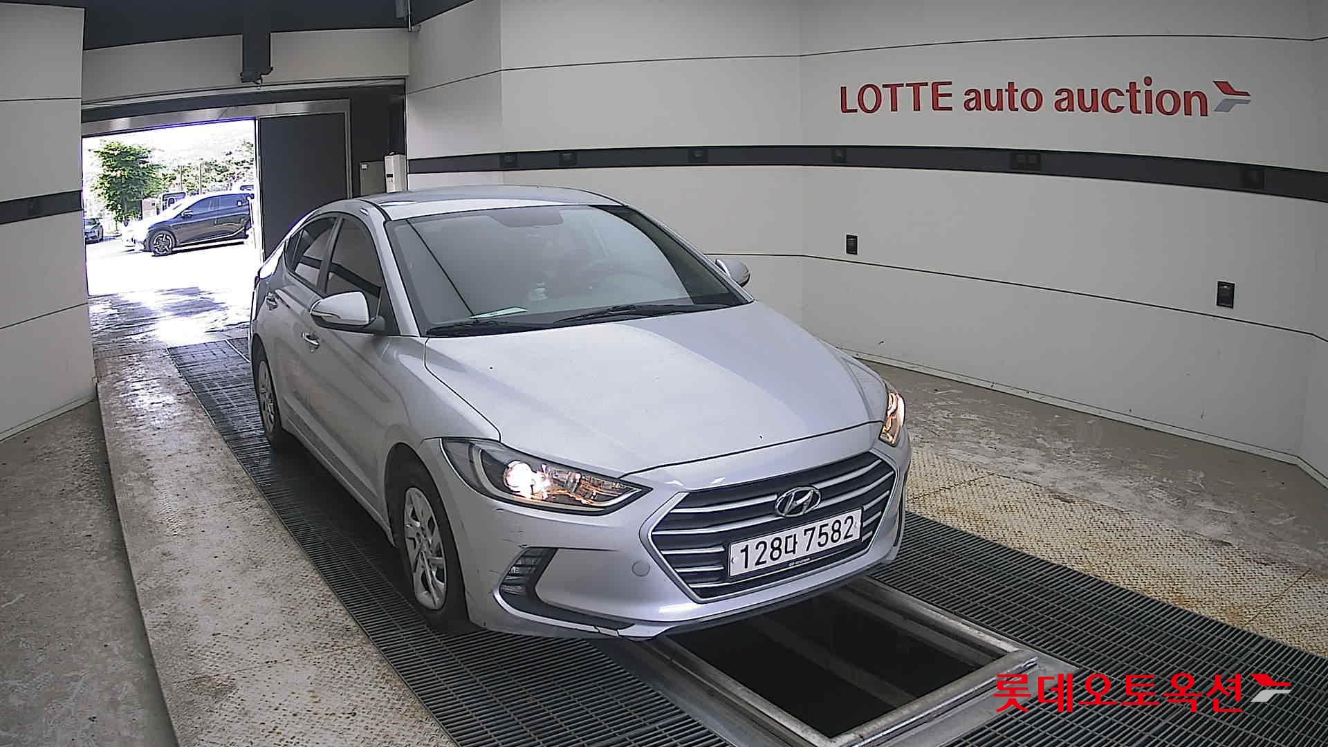 2018 - hyundai avante