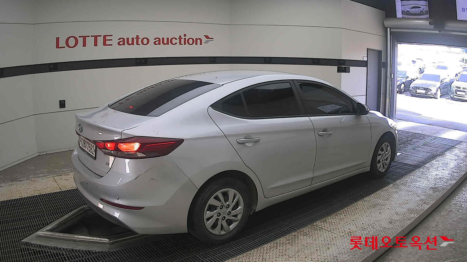 2018 - hyundai avante