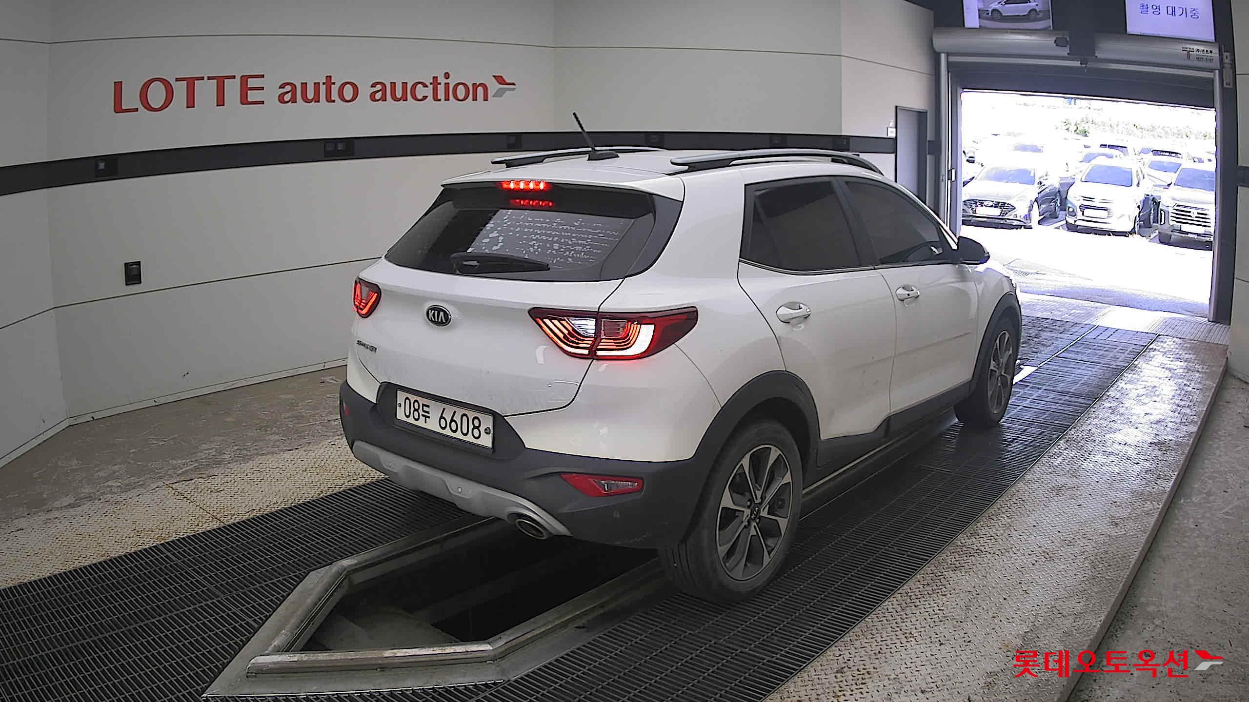 Kia Stonic 2018 Белый из Кореи, фото 4