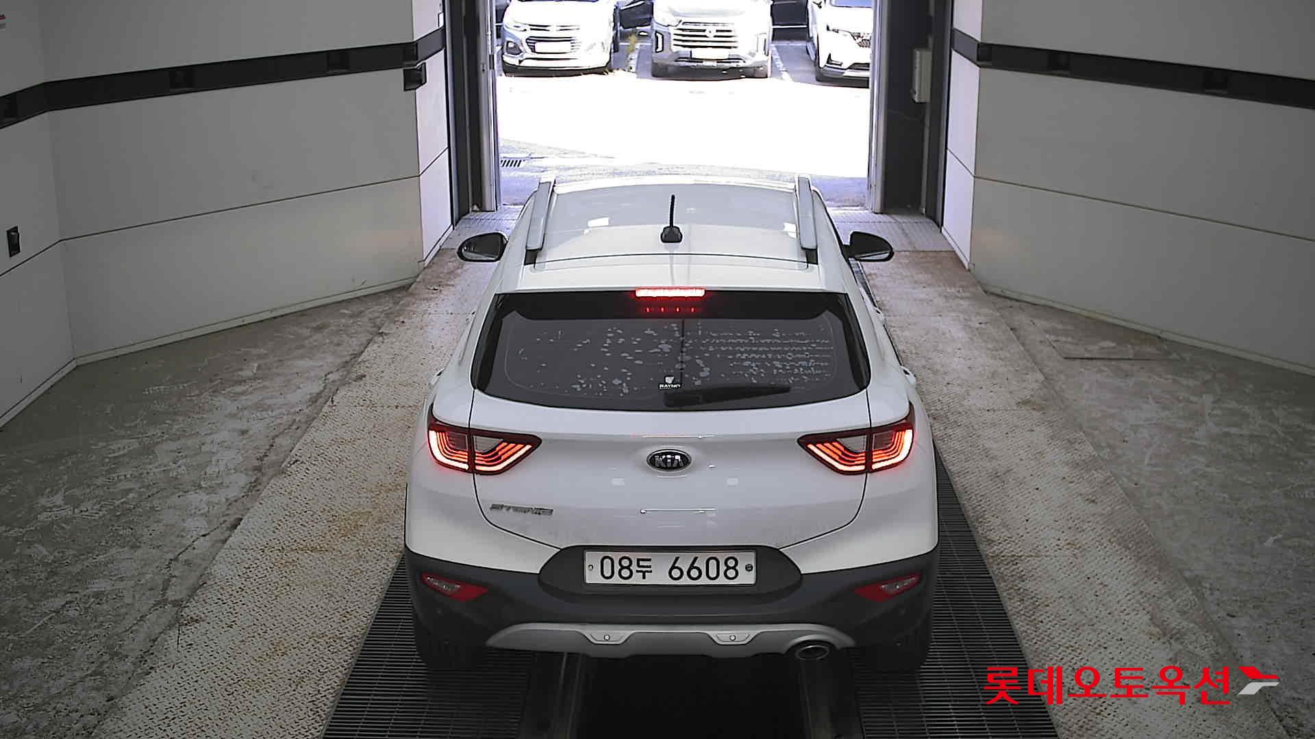 Kia Stonic 2018 Белый из Кореи, фото 5