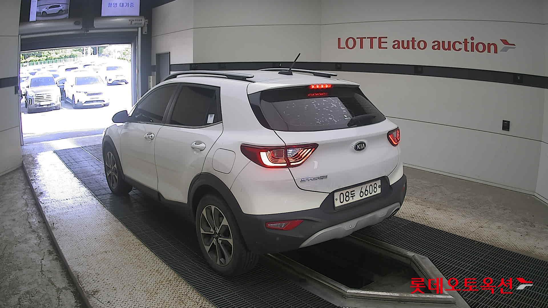 Kia Stonic 2018 Белый из Кореи, фото 6