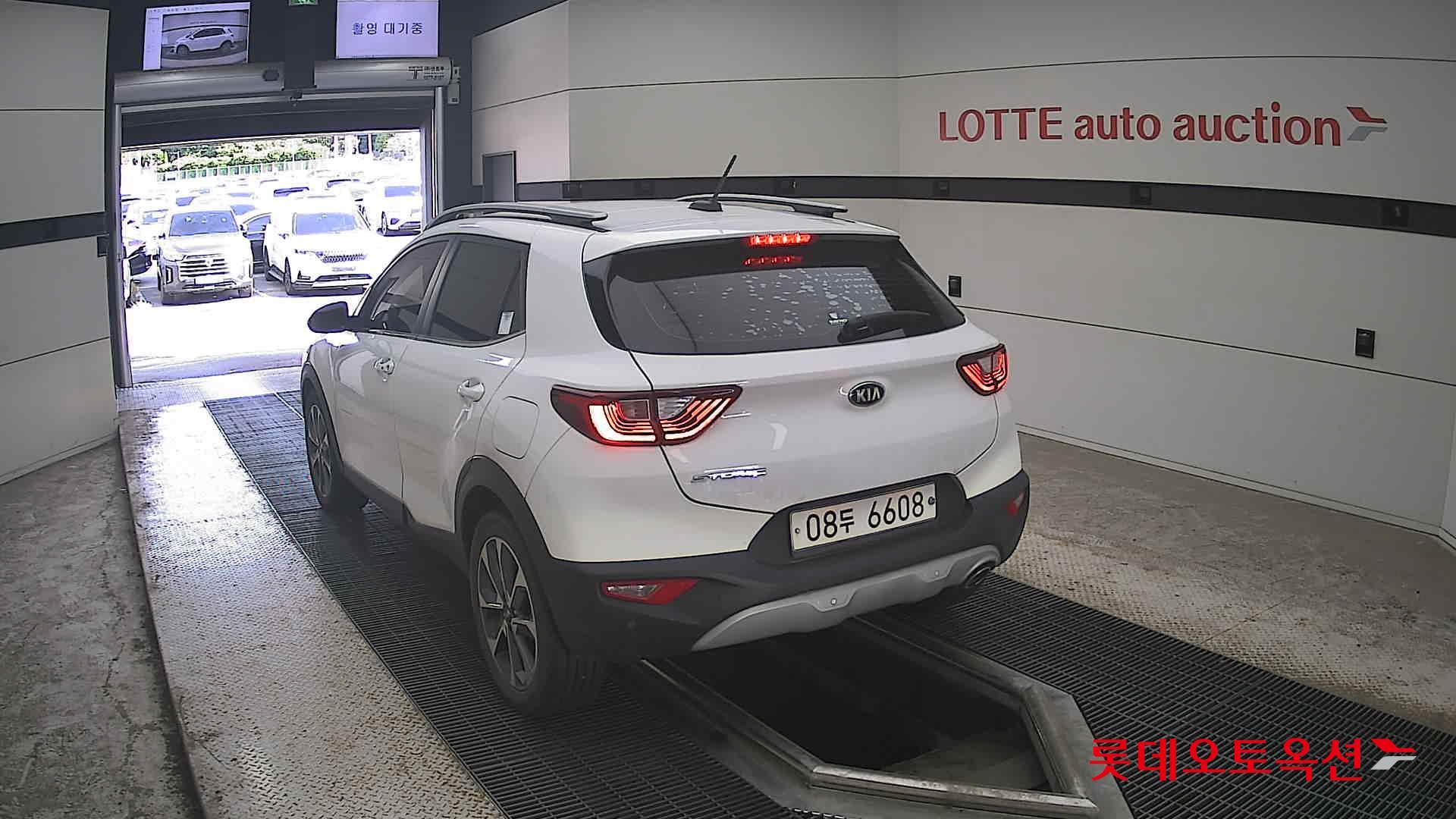 2018 - kia stoic