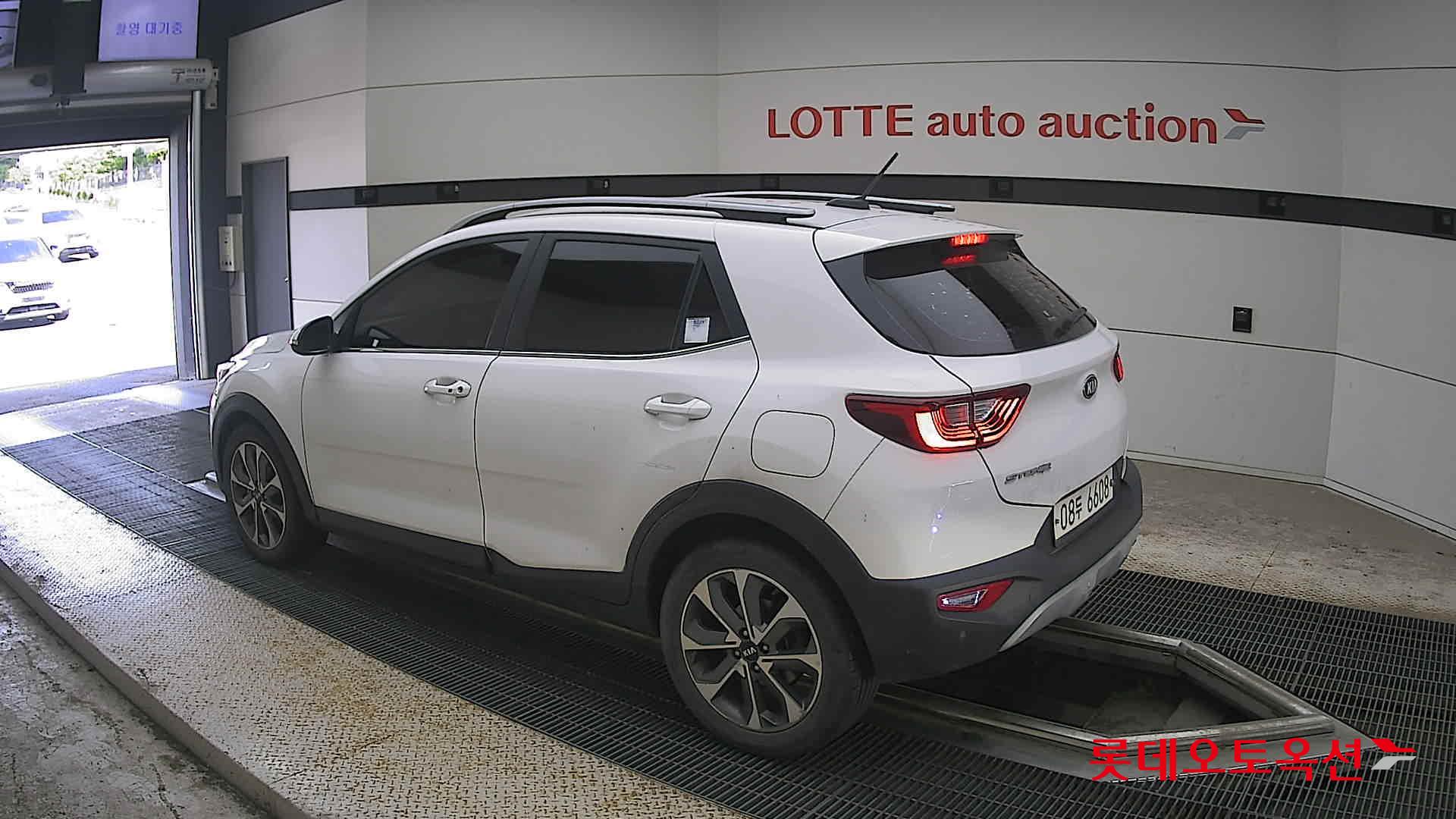 2018 - kia stoic