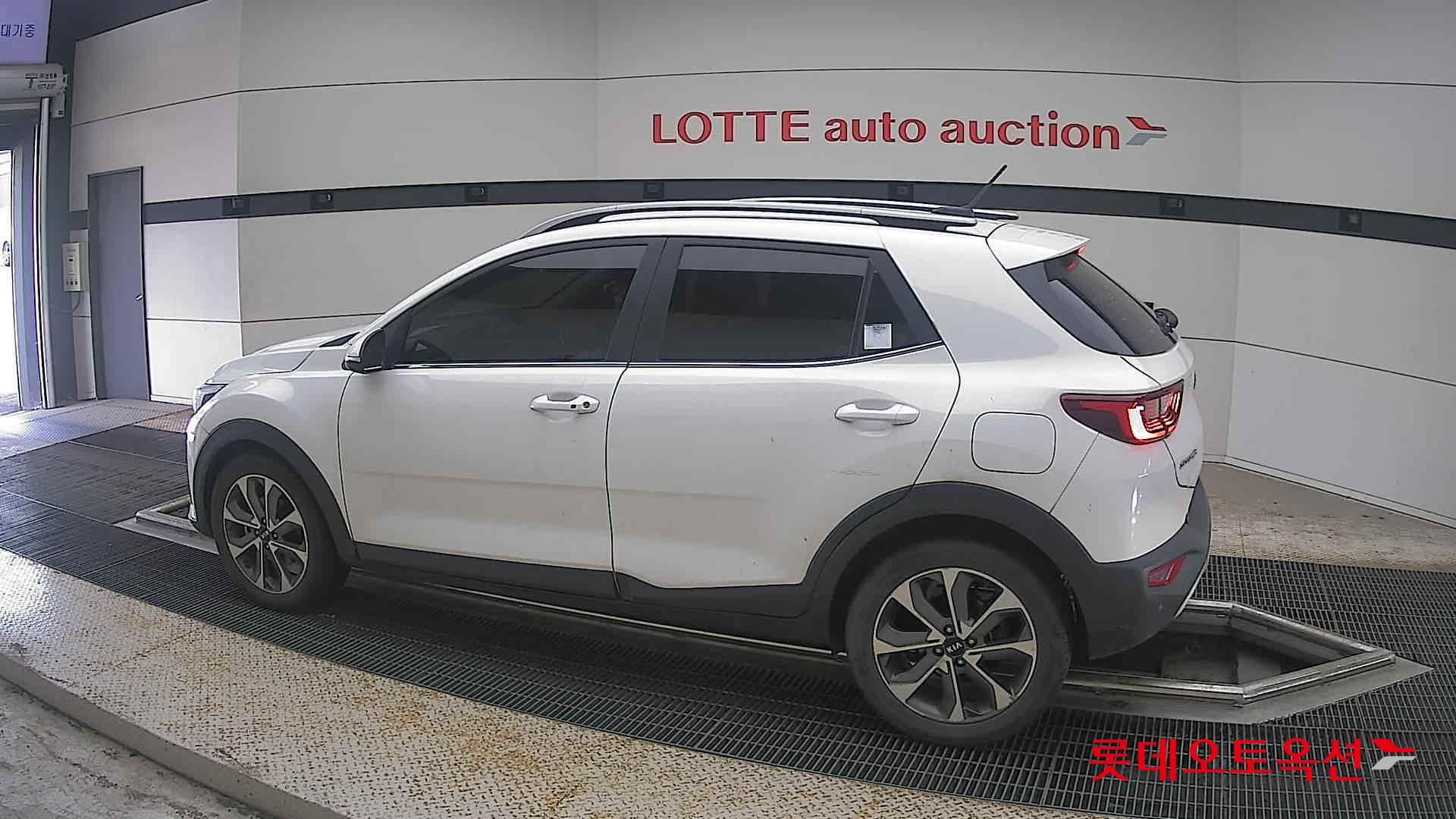 2018 - kia stoic