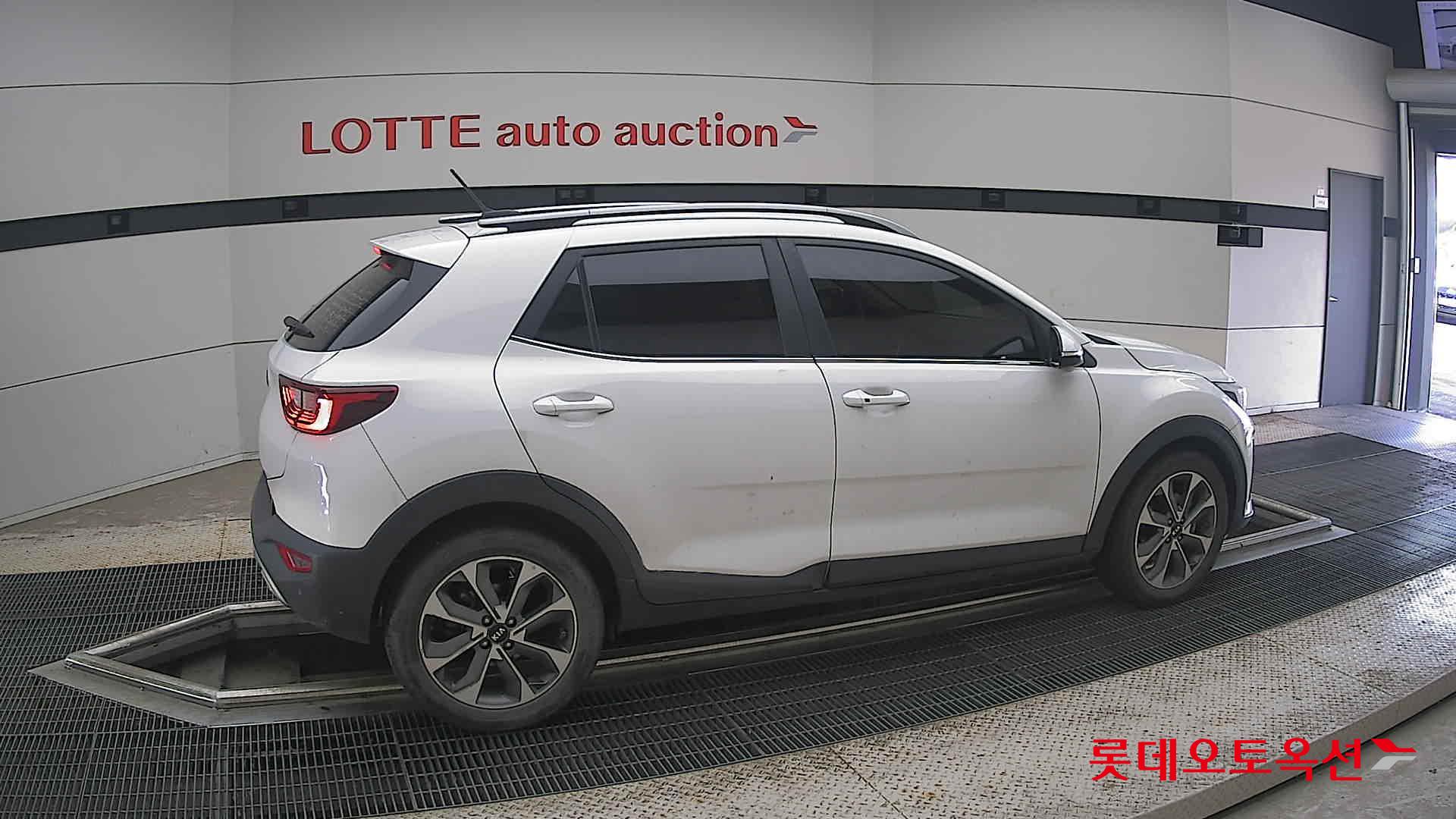 2018 - kia stoic