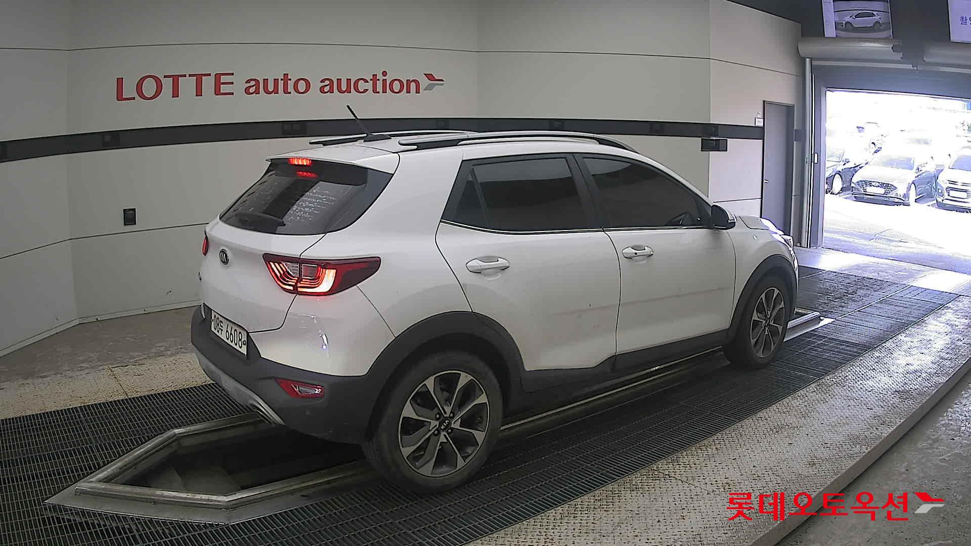 2018 - kia stoic