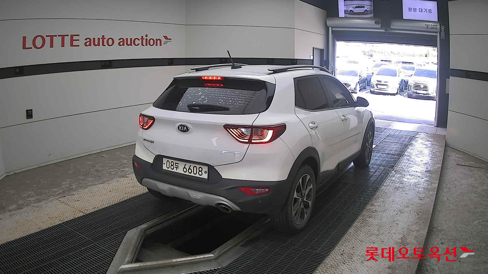 2018 - kia stoic