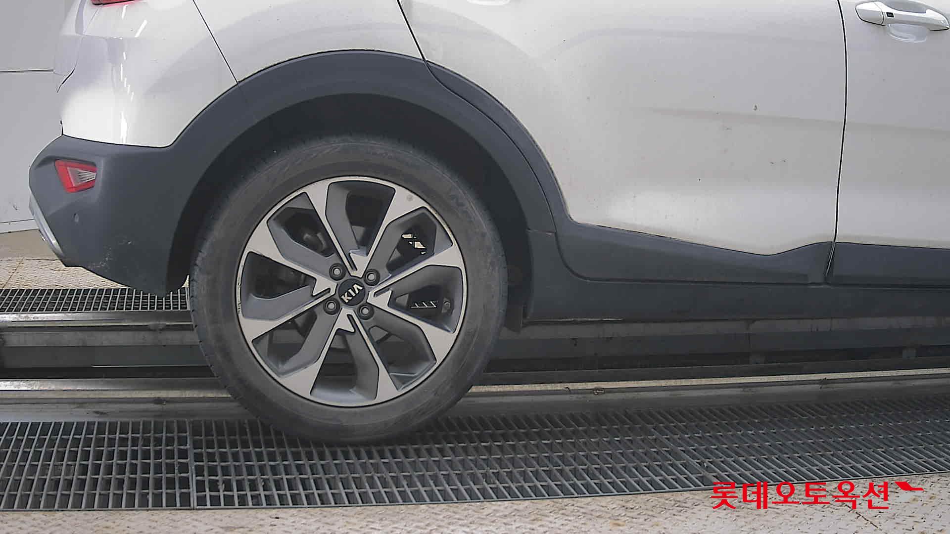 2018 - kia stoic