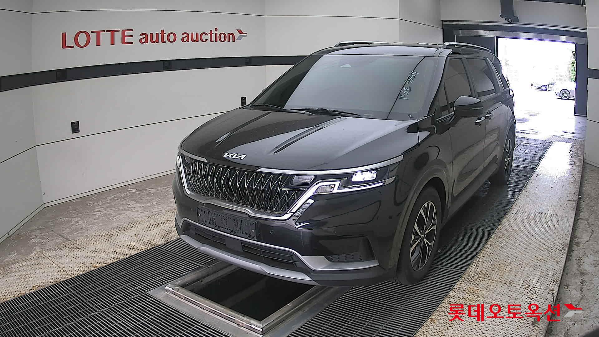 2022 - kia carnival
