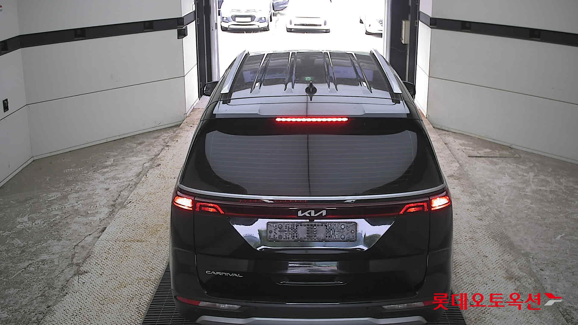 2022 - kia carnival
