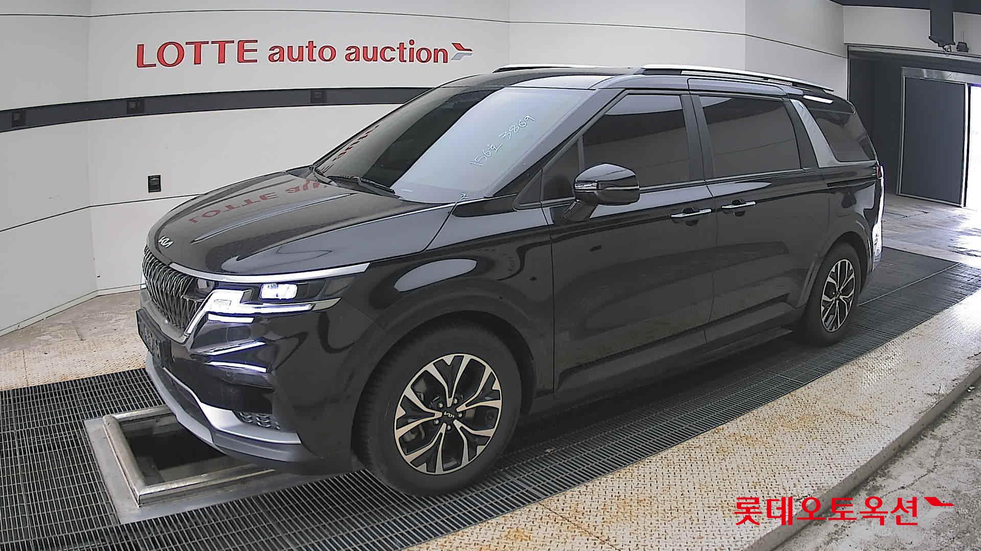 2022 - kia carnival