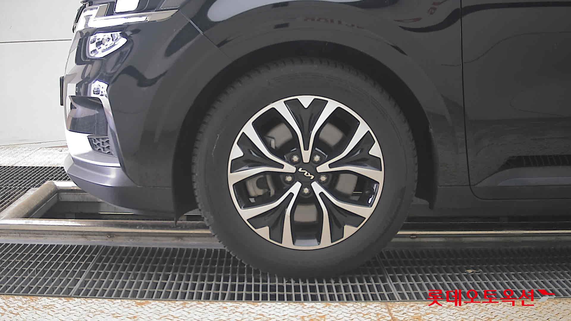 2022 - kia carnival