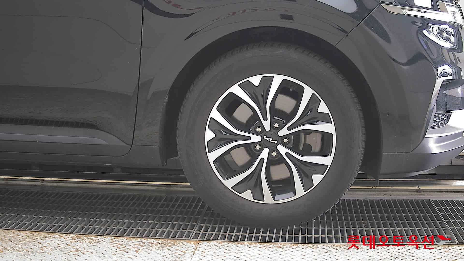 2022 - kia carnival