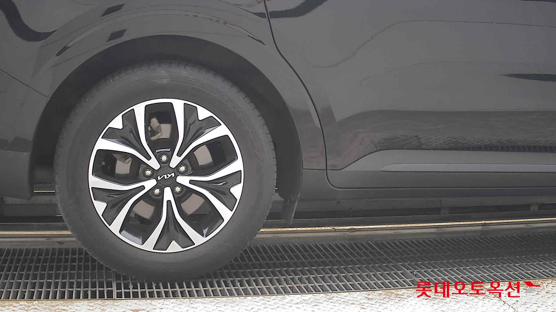 2022 - kia carnival